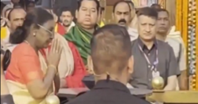 Pesident Murmu offers prayers at Shree Jagannath Temple in Puri and performs Pinda Dan