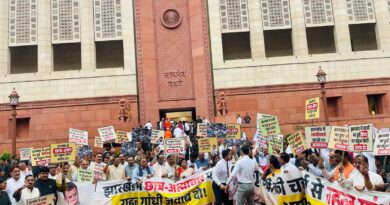 NDA MPs hold march in Parliament over alleged police action against Jharkhand students